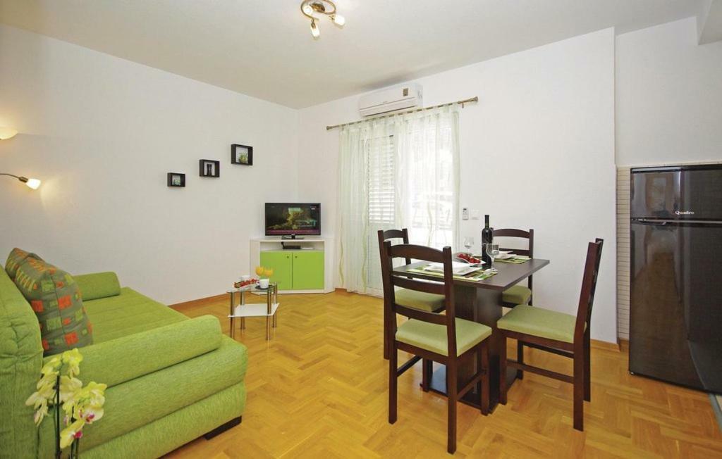 מאקרסקה Villa Em מראה חיצוני תמונה