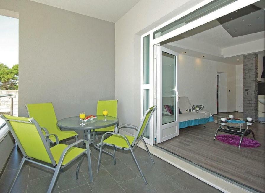 מאקרסקה Villa Em מראה חיצוני תמונה